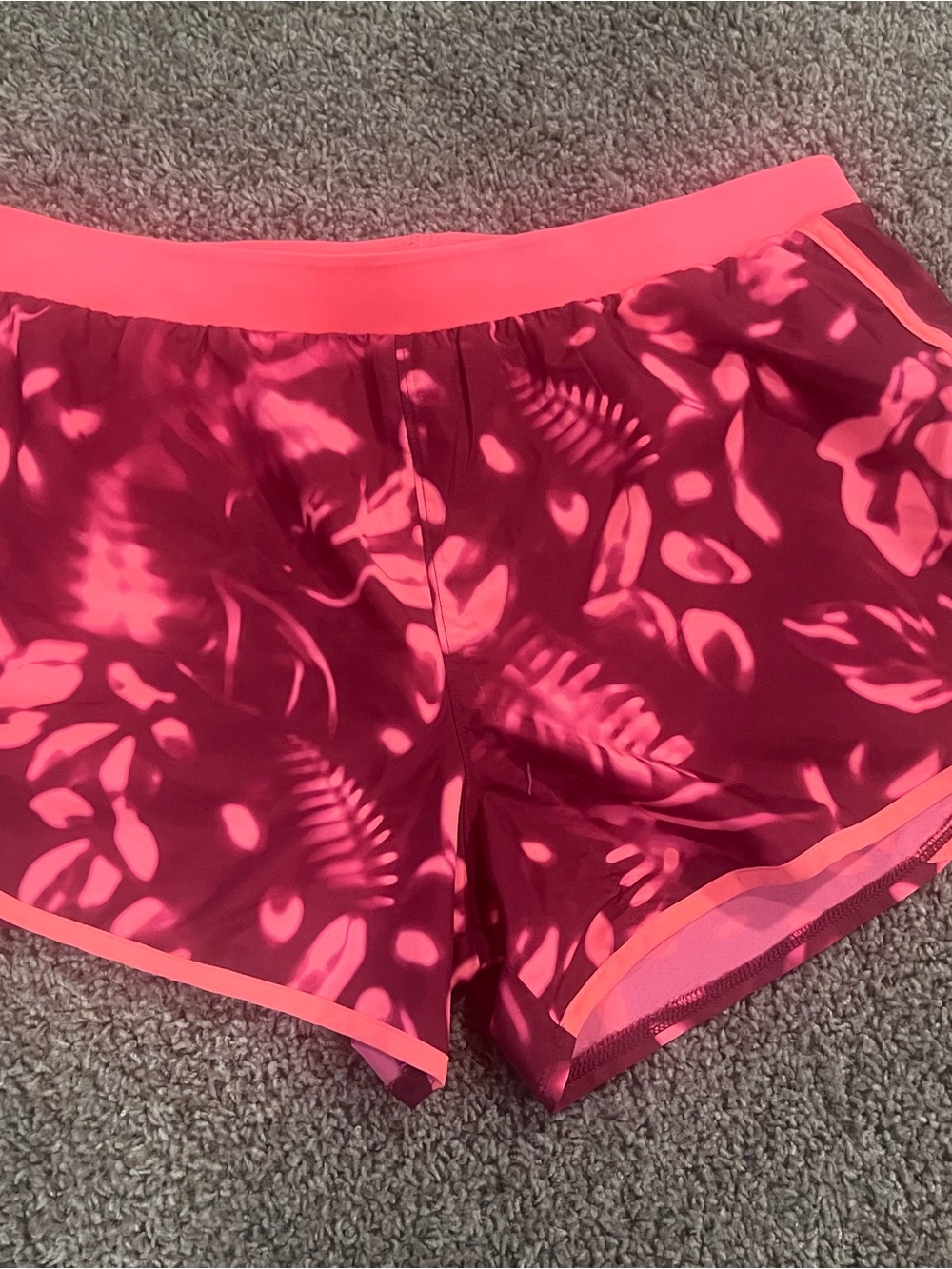 Under Armour Running Shorts Womens Sz Large Bright Print Inner Pocket Orange